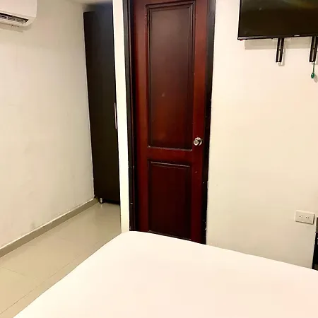 Hotel Casa Lopez - 3*
